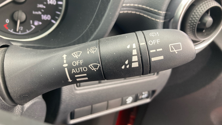 Nissan Juke 1.0 DiG-T 114 N-Connecta 5dr Petrol Hatchback